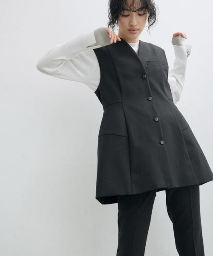 ADAM ET ROPE リサイクルポリエステルノーカラージレ