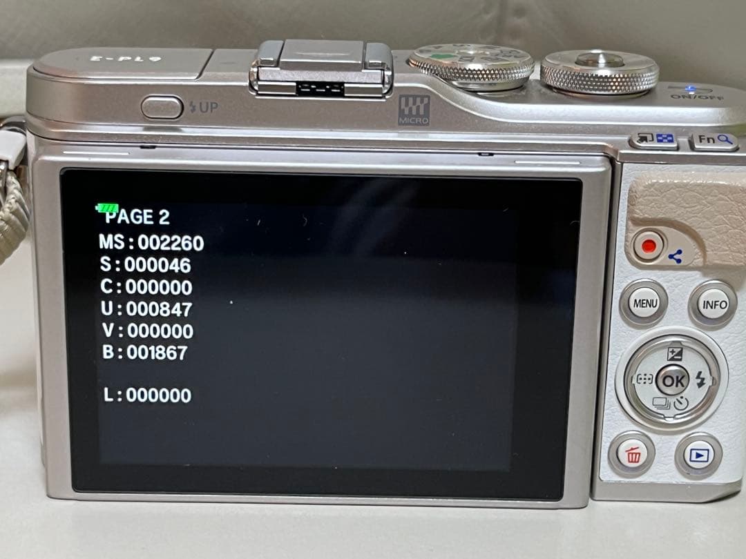 OLYMPUS PEN E-PL9 ダブルズームキット＋マクロレンズ＋本革アクセ