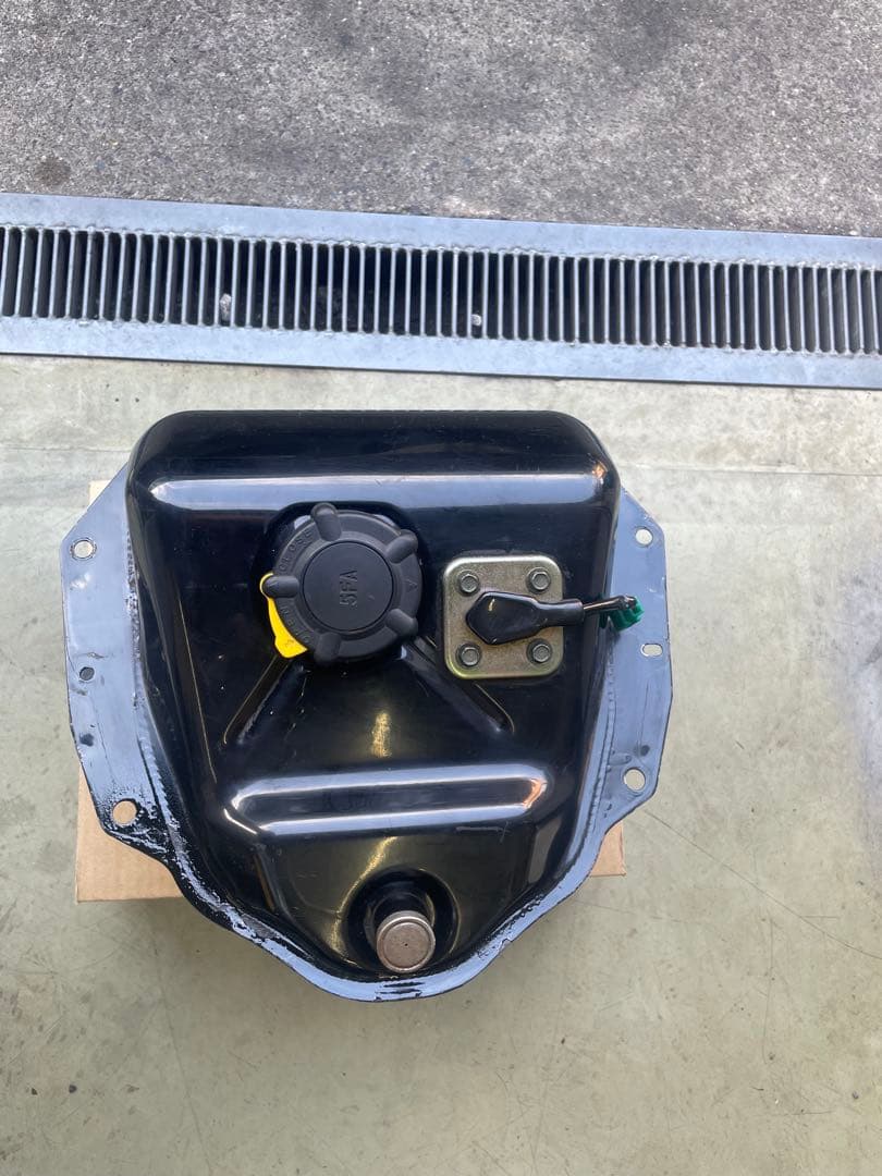 グランドアクシス100 タンク