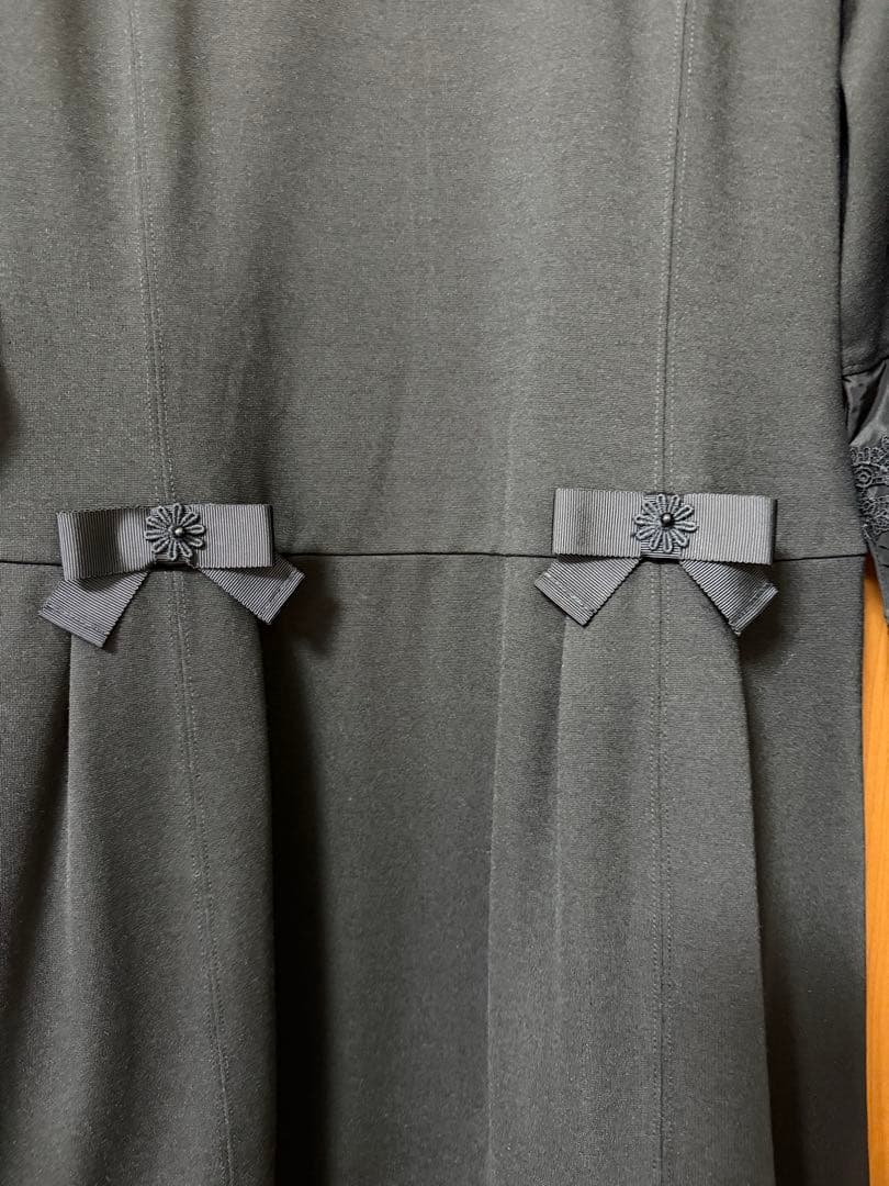 ⭐︎スーパービューティー⭐︎ストレッチ素材＆タフタ切り替えワンピース　44