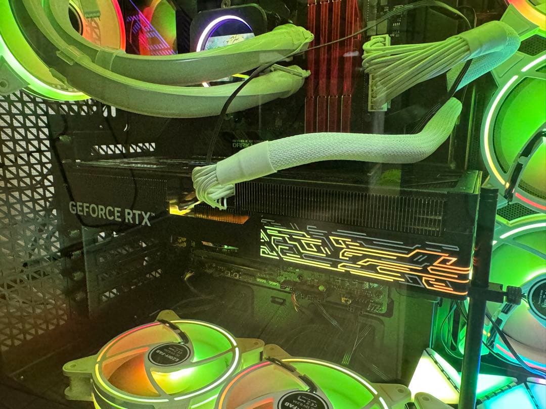 GALAKURO GeForce RTX 5080 16GB ROPコア確認済