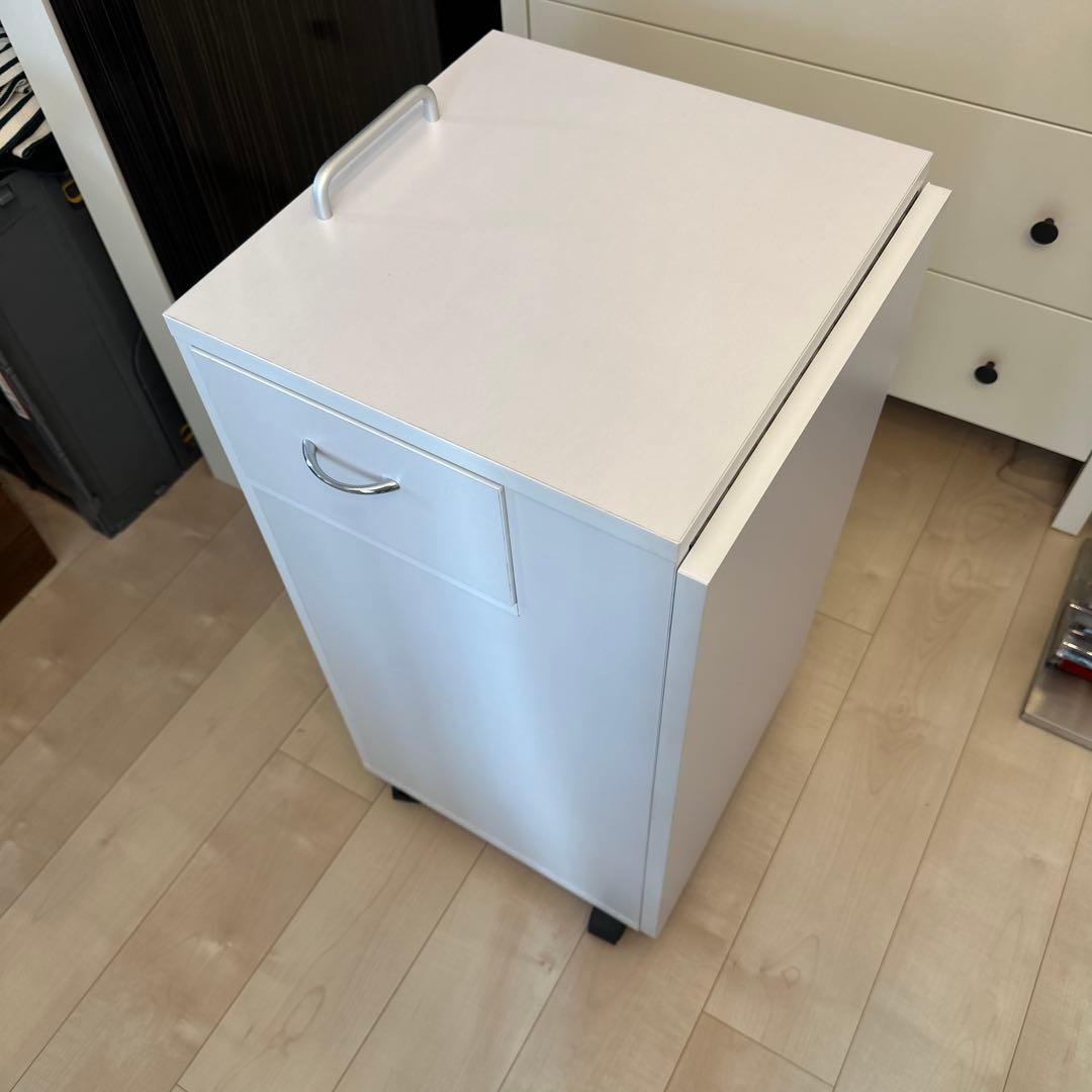 [エトゥベラ] 折りたたみ ネイルテーブル MO1 ホワイト