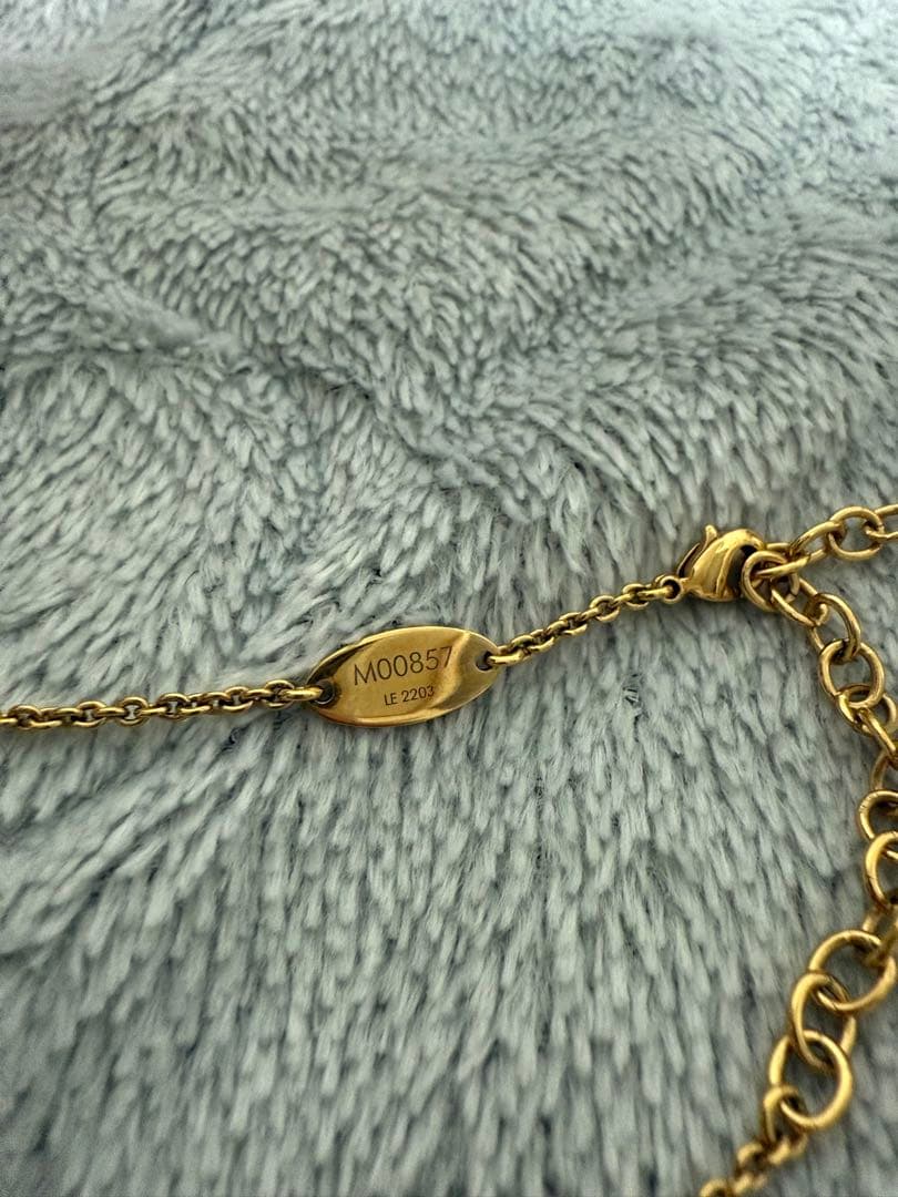 ルイヴィトン ネックレス ゴールド Vロゴ ユニセックス