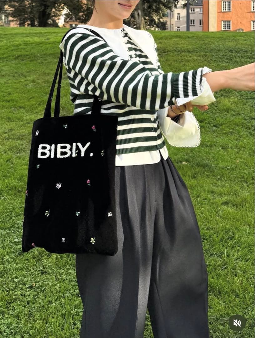 【新品未使用】Bibiy. ボーダー長袖ニットカーディガン