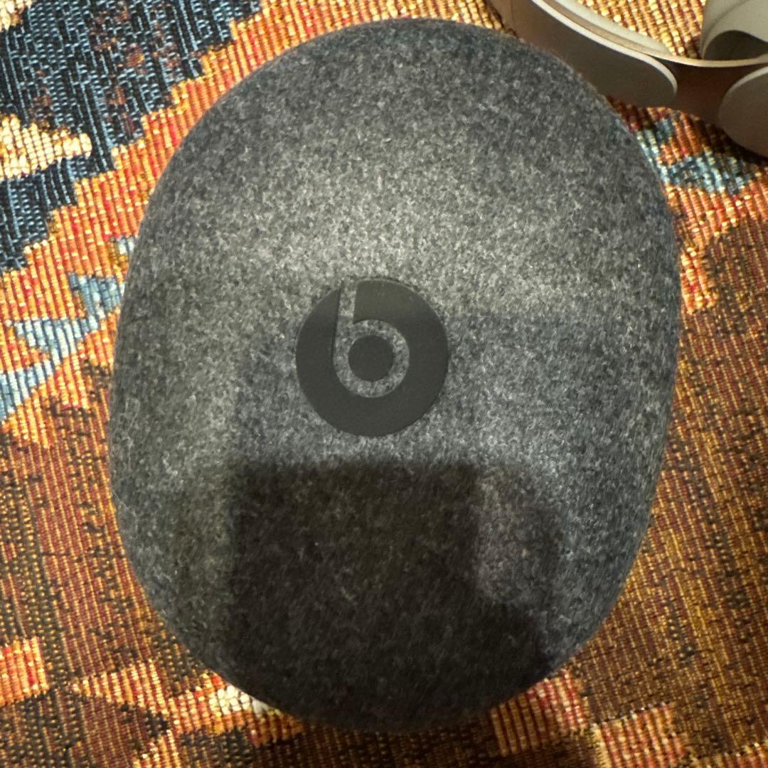 Beats Solo pro ワイヤレスヘッドホン