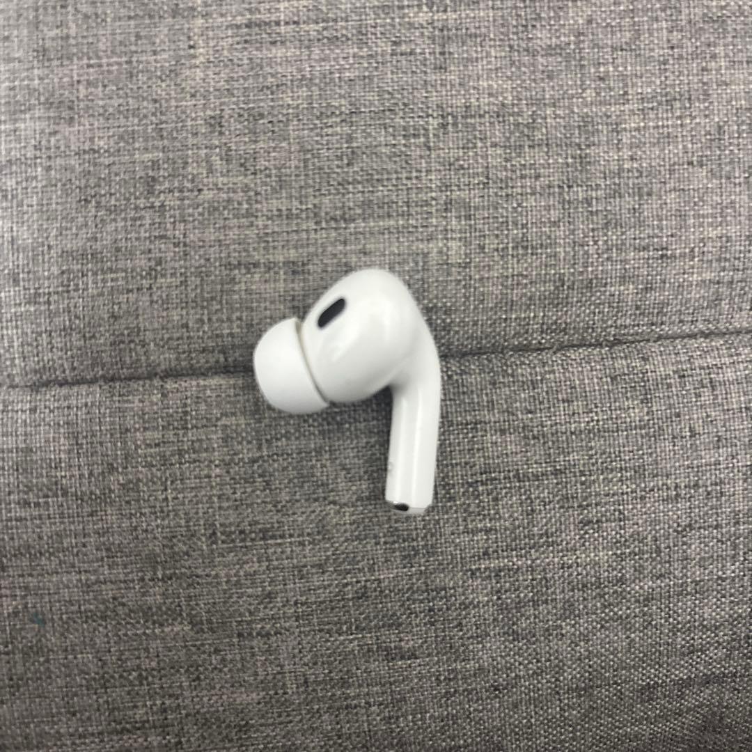 AirPods Pro 本体 充電ケース付き ホワイト