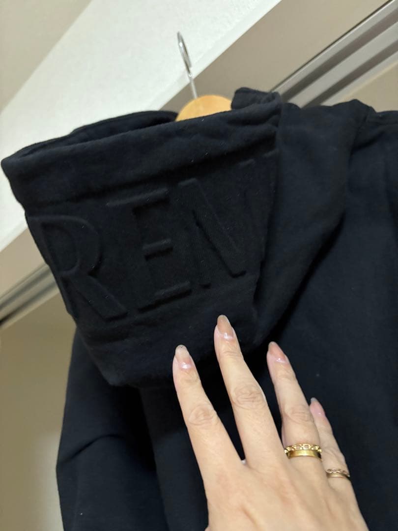 シュプリーム パーカー 黒