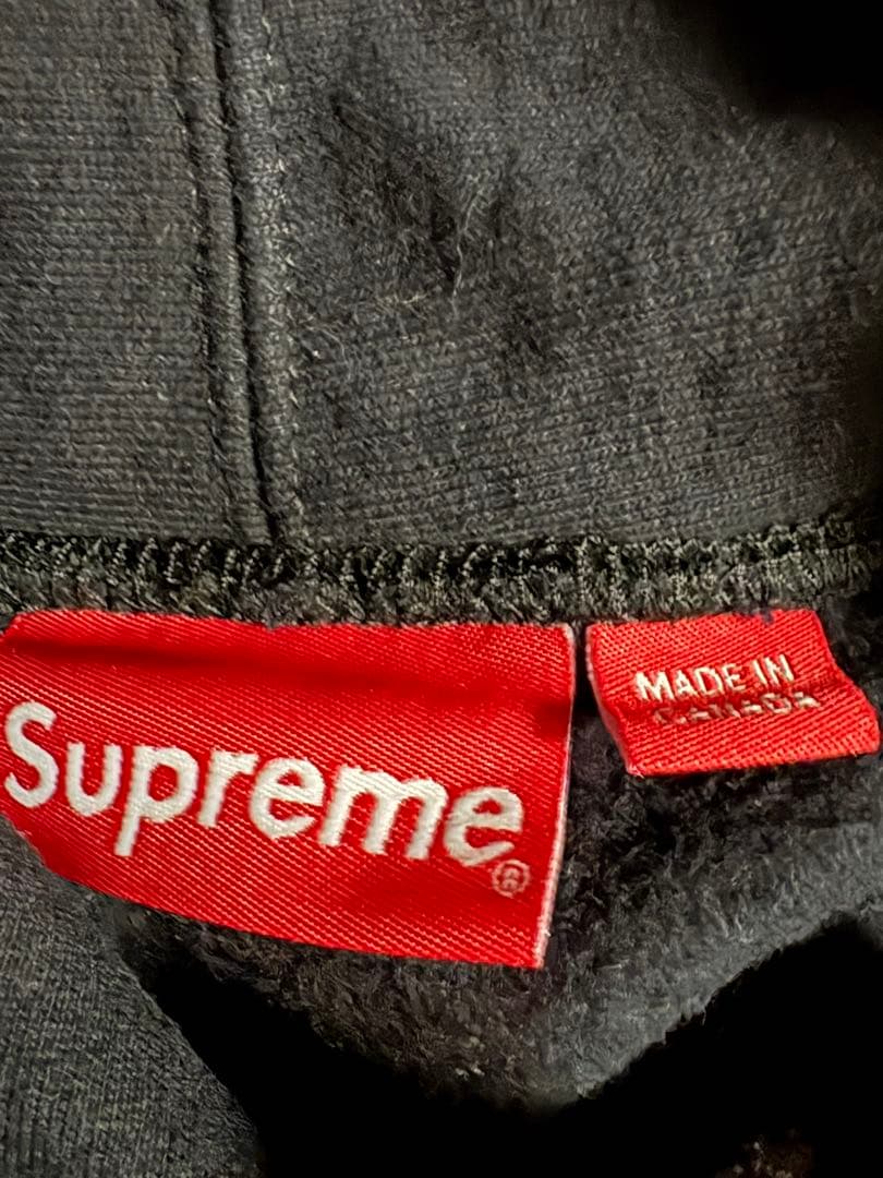 シュプリーム パーカー 黒