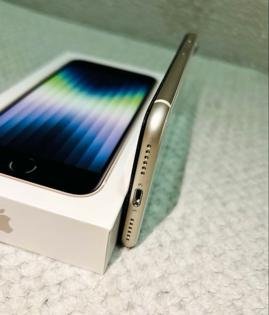 【美品】 Apple iPhone SE (第3世代) スターライト 100%