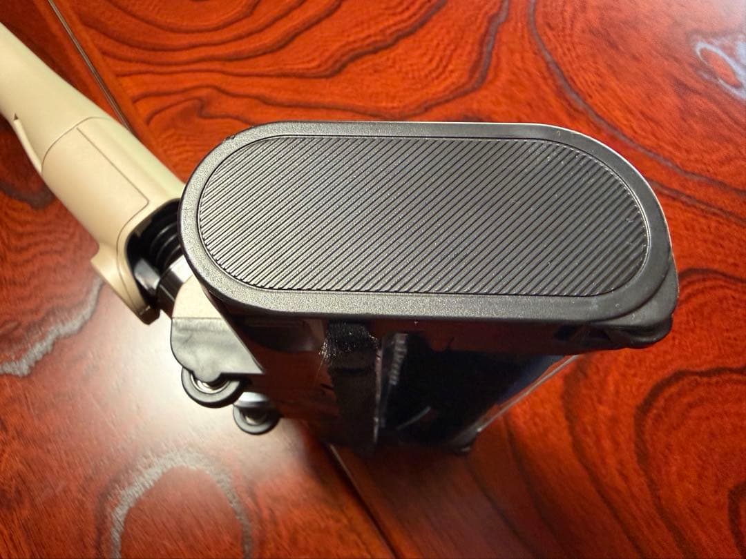 Shark 充電式スティッククリーナー本体　WV517JST