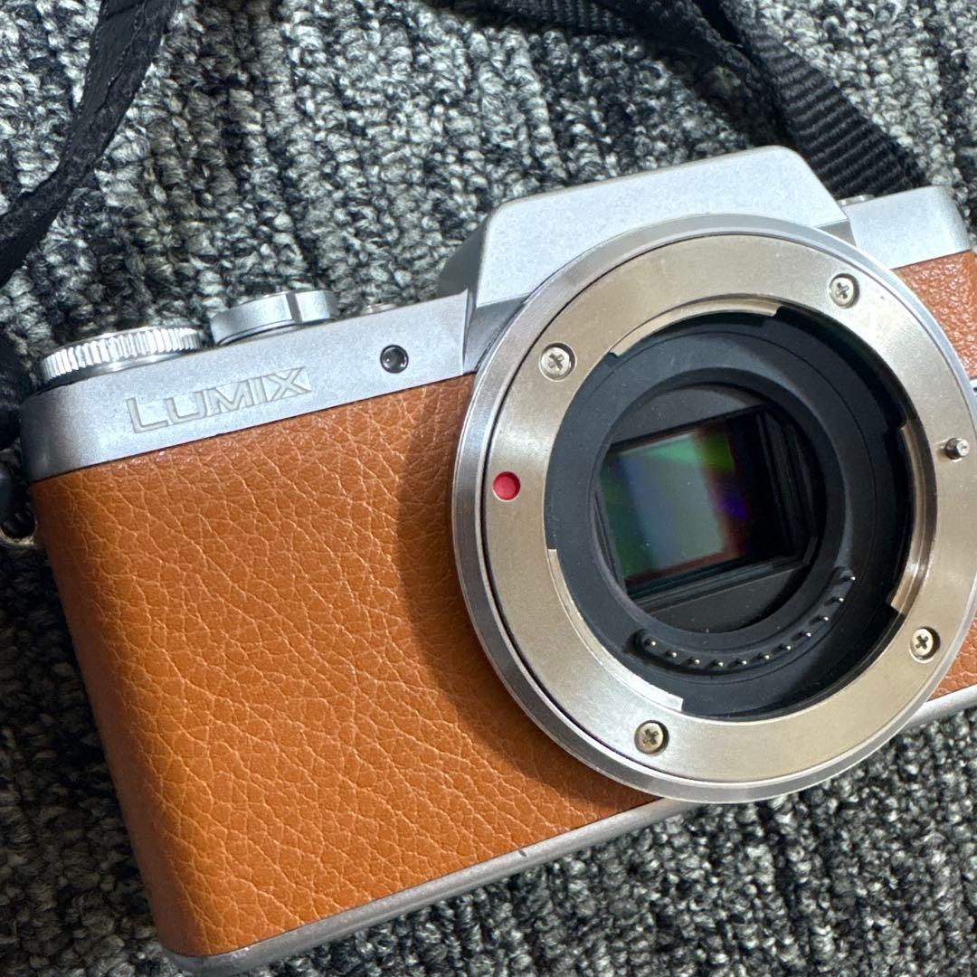 LUMIX DMC-GF7 ミラーレスカメラ オレンジ/シルバー