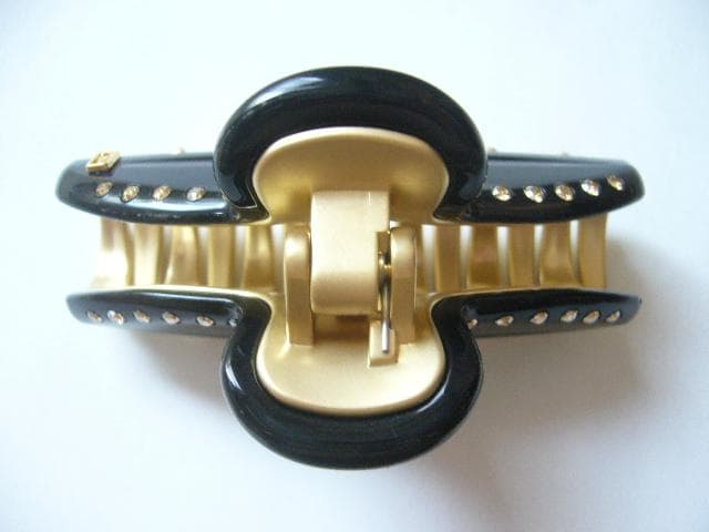 ☆美品☆アレクサンドルドゥパリ●クリスタル付きクリップ/ブラック/Mサイズ