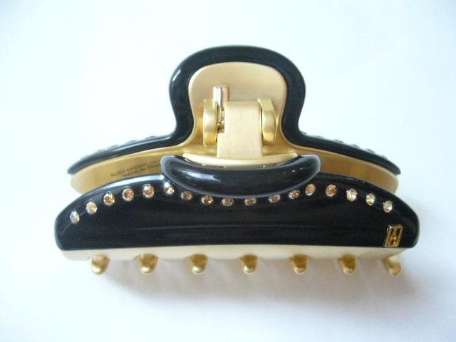 ☆美品☆アレクサンドルドゥパリ●クリスタル付きクリップ/ブラック/Mサイズ