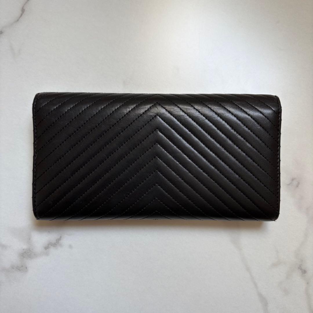 CHANEL シャネル レザー Ｖステッチ ⻑財布 ブラック ソーブラック