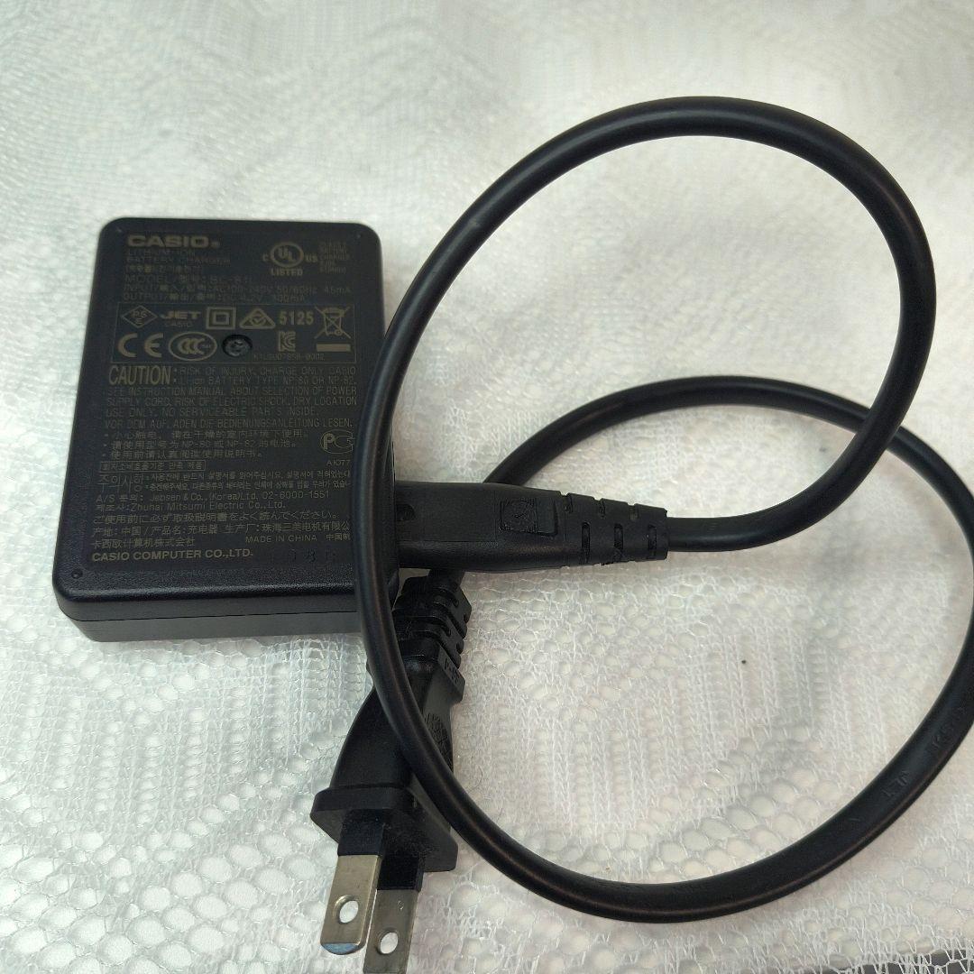 (美品) カシオ コンパクトデジタルカメラ EX-Z800