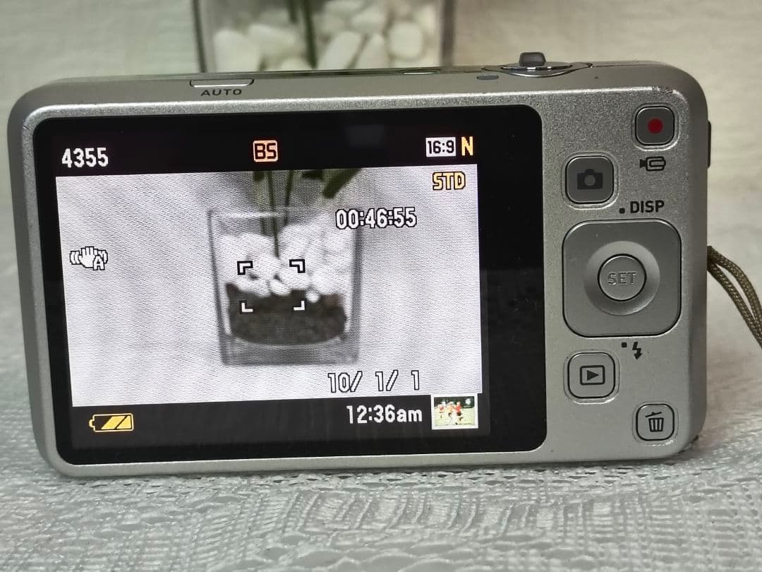 (美品) カシオ コンパクトデジタルカメラ EX-Z800