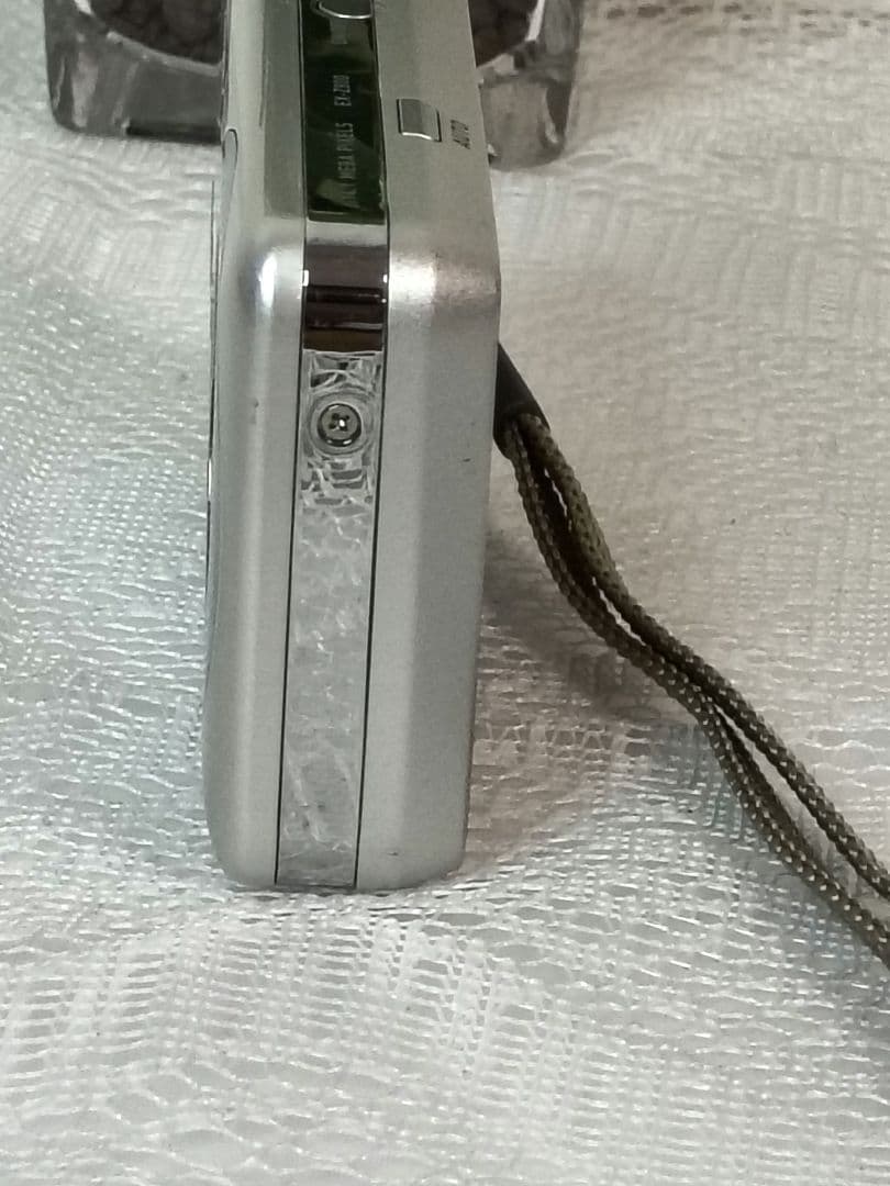 (美品) カシオ コンパクトデジタルカメラ EX-Z800