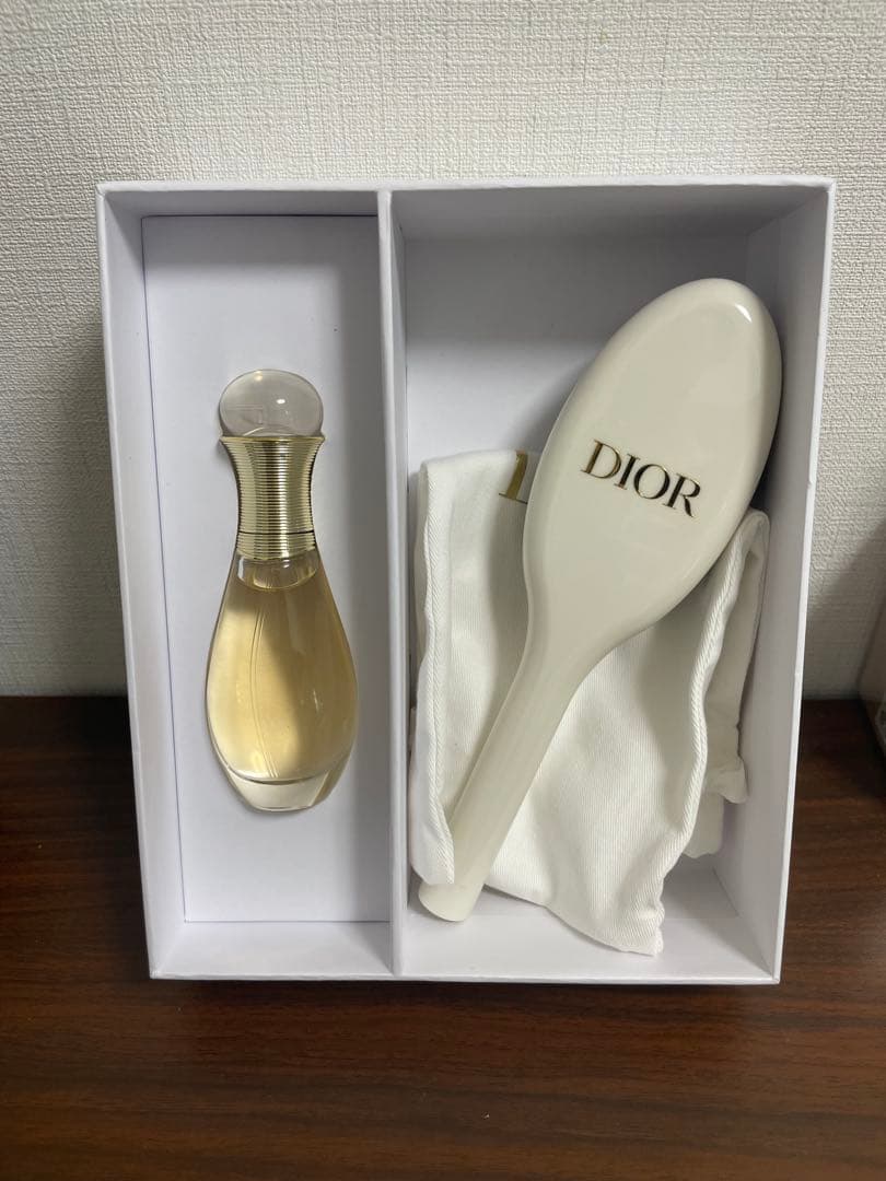 Dior ヘアミスト 40ml & ヘアブラシ セット(未使用新品)