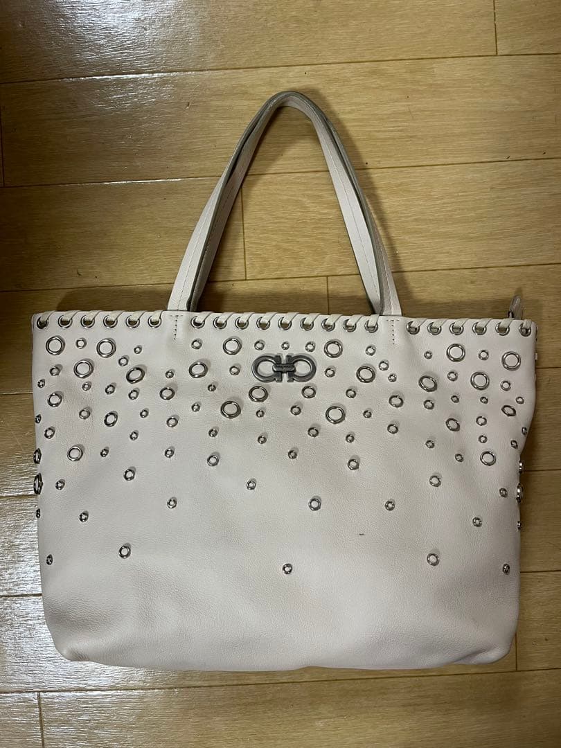 Ferragamoトートバッグ