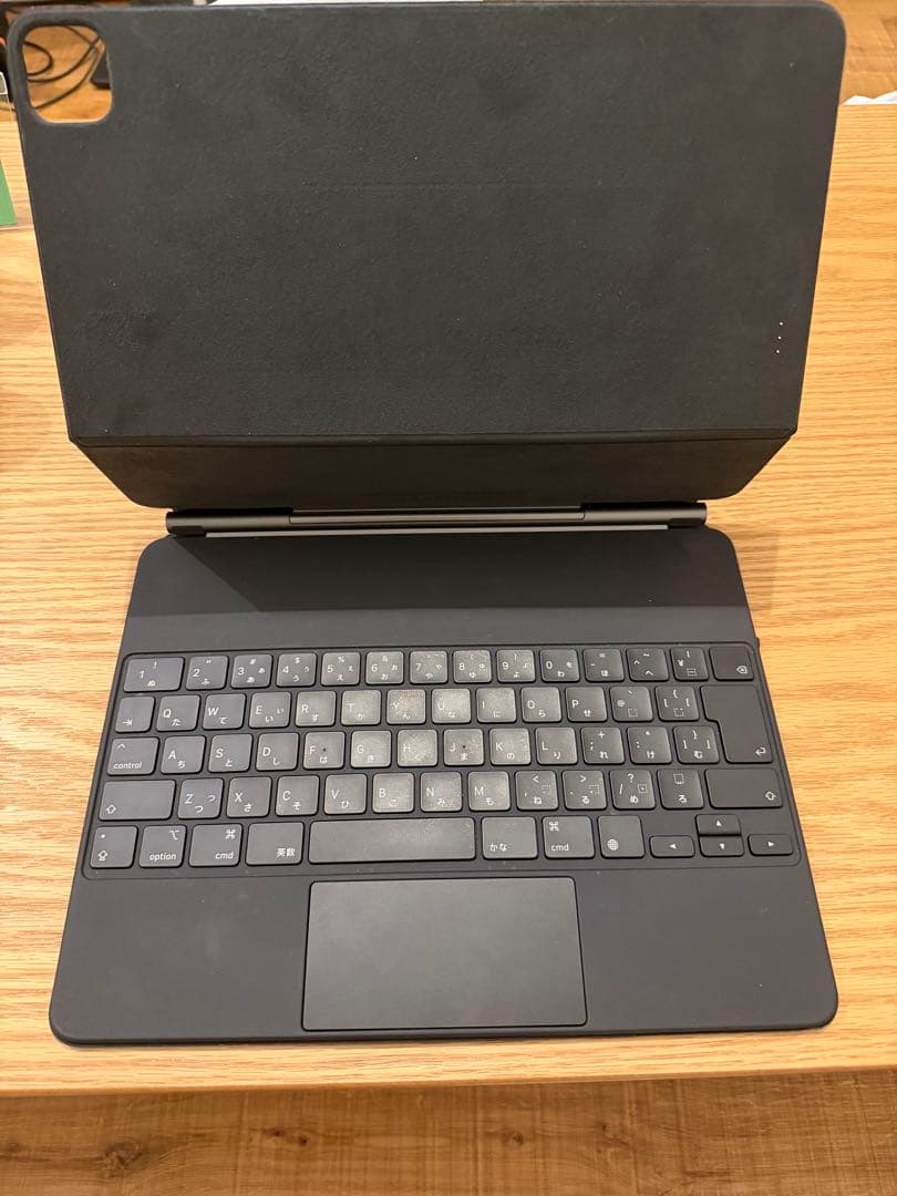 ユキ　iPad Pro 第5世代　magic keyboard付