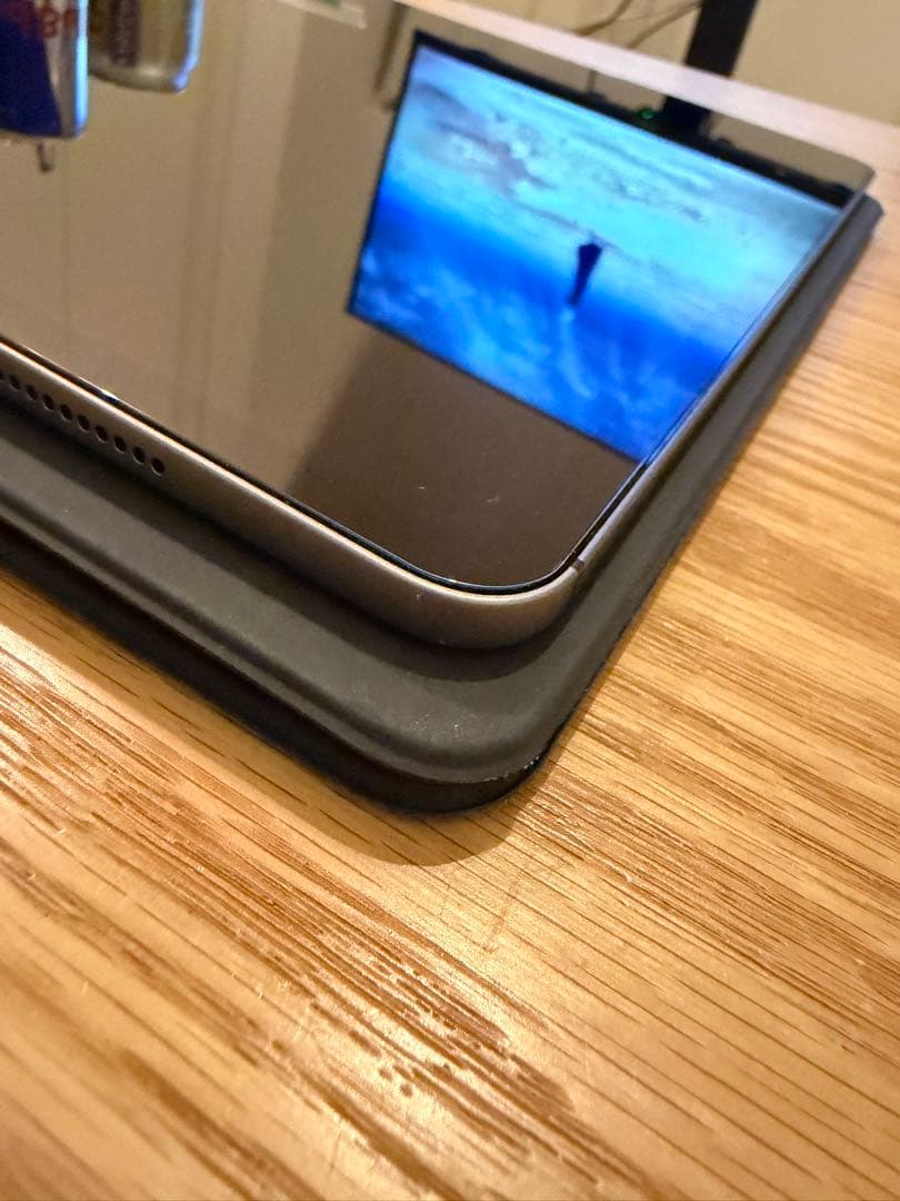 ユキ　iPad Pro 第5世代　magic keyboard付