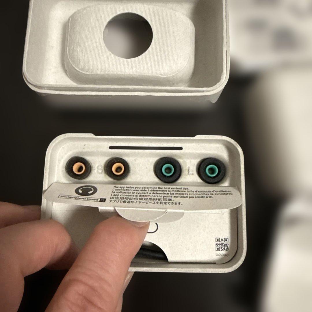 中古品:SONY WF-1000XM4 ワイヤレス イヤホン ブラック