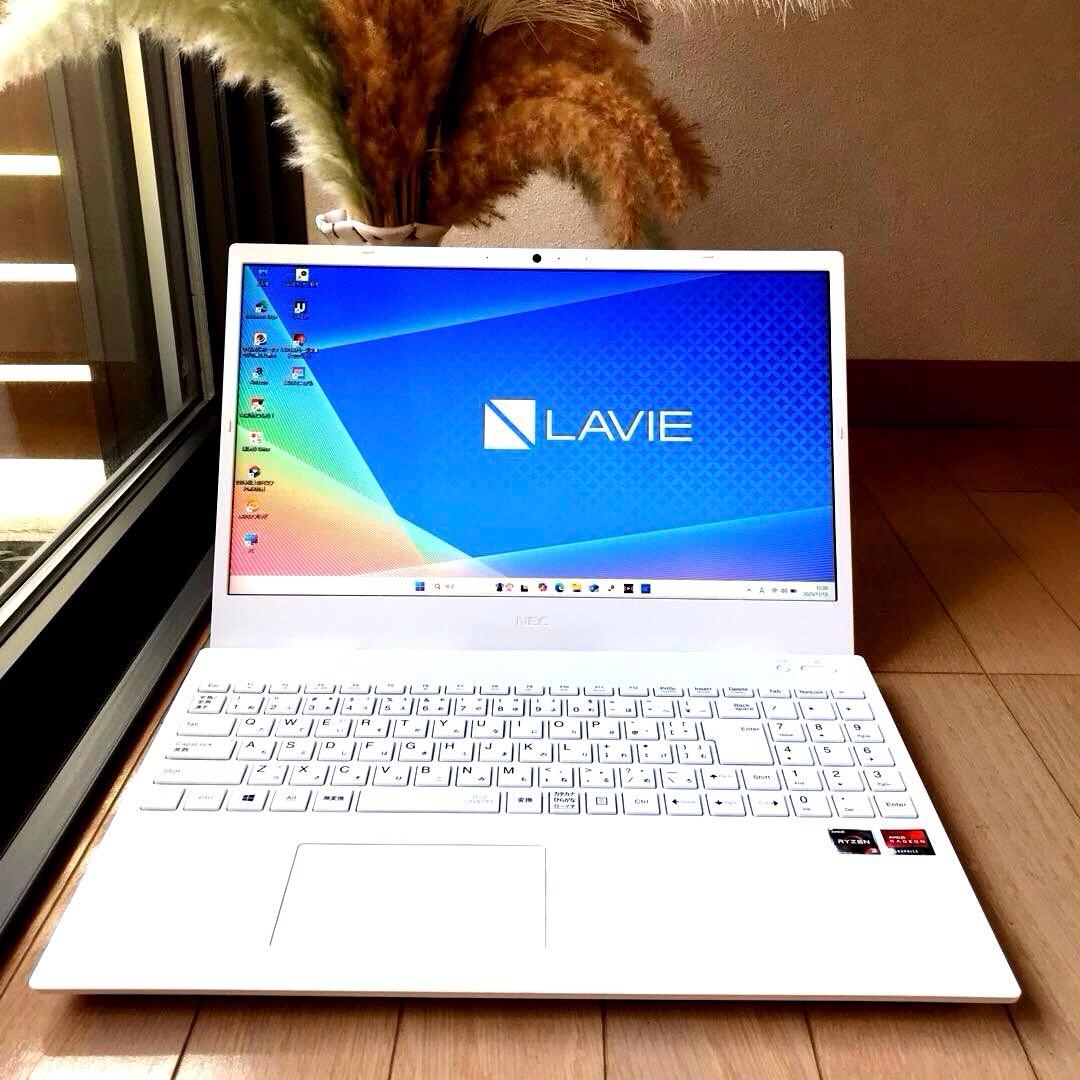 美品 LaVie N1535AKW(新品M.2 NVMe SSD512GB)