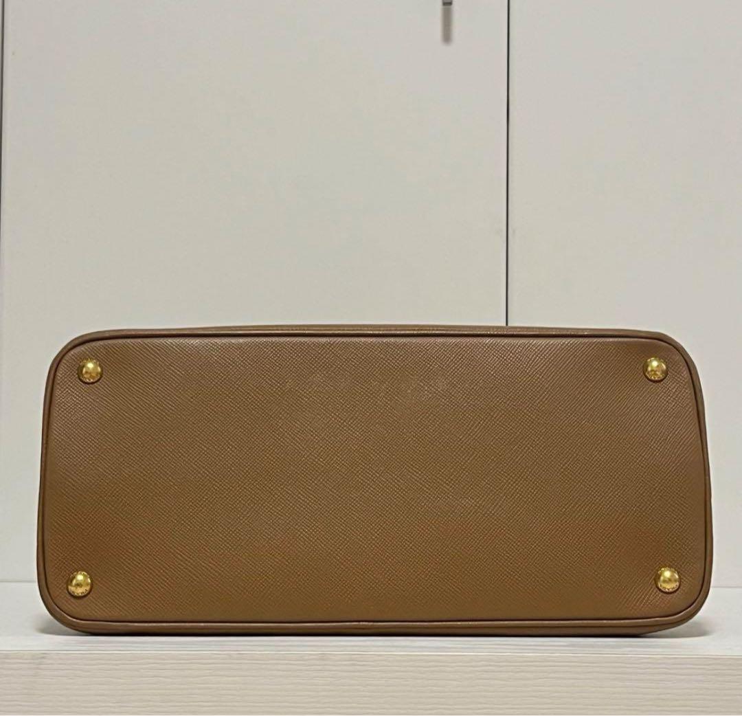 PRADA バッグ キャラメル
