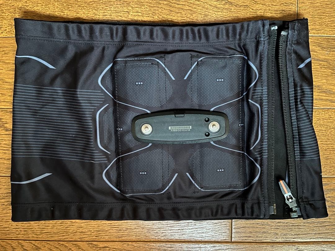 SIXPAD Powersuit Abs （Mサイズ）