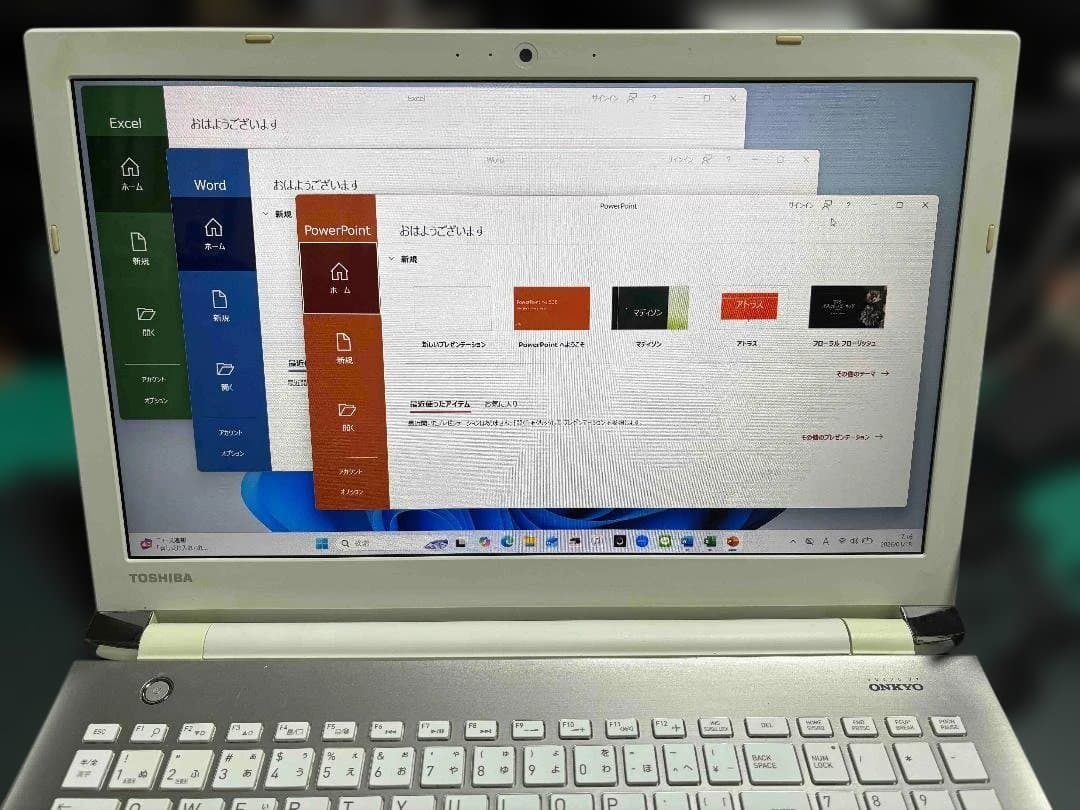 dynabook 第7世代 Corei7 SSD128 8GB Office