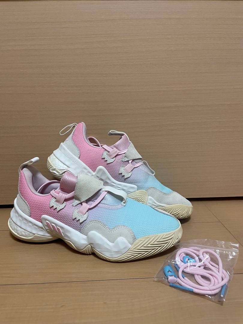 adidas トレイヤング1