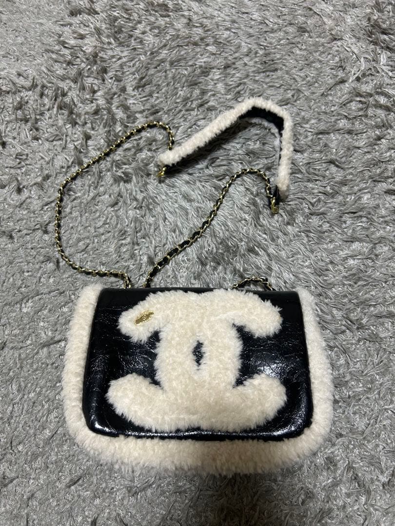 ⑨ノベルティ　ファー　ショルダー