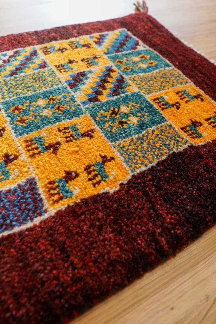 ペルシャ絨毯 手織り ギャッベ アマレ族 ギャベ 75×52cm