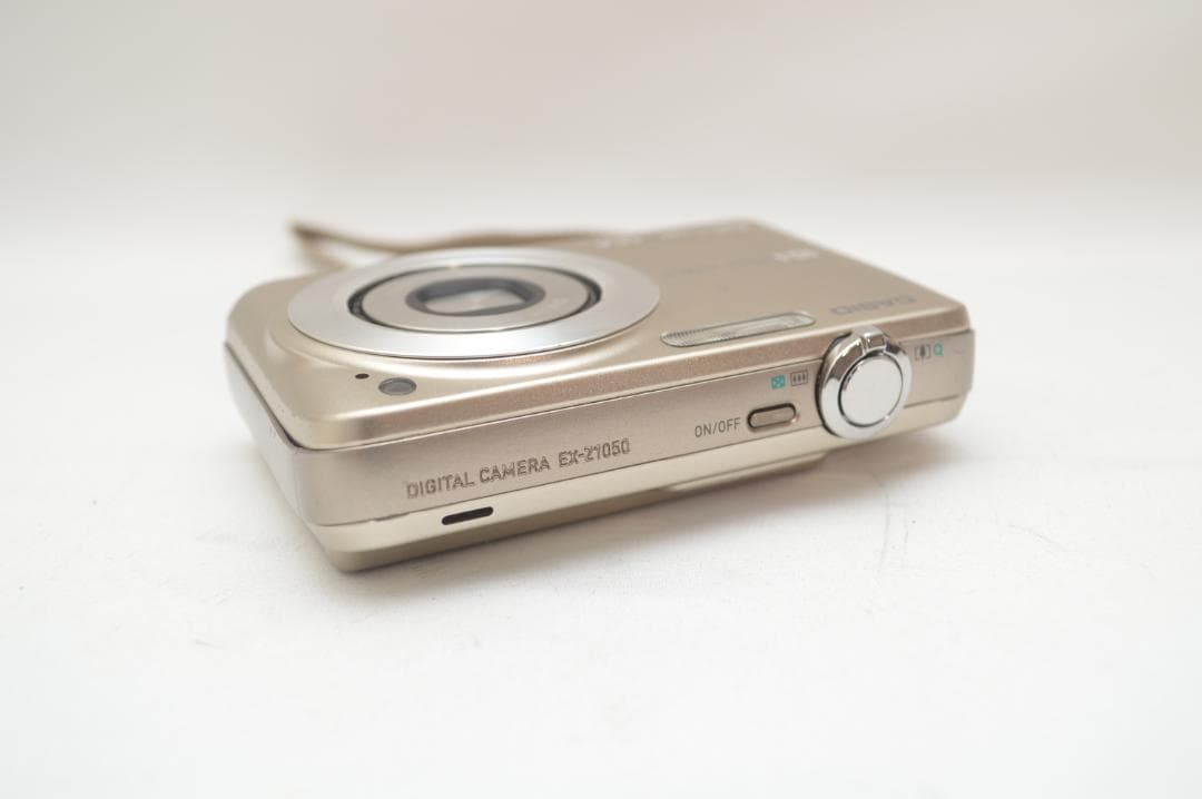 ✨美品✨ Casio EXLIM EX-Z1050