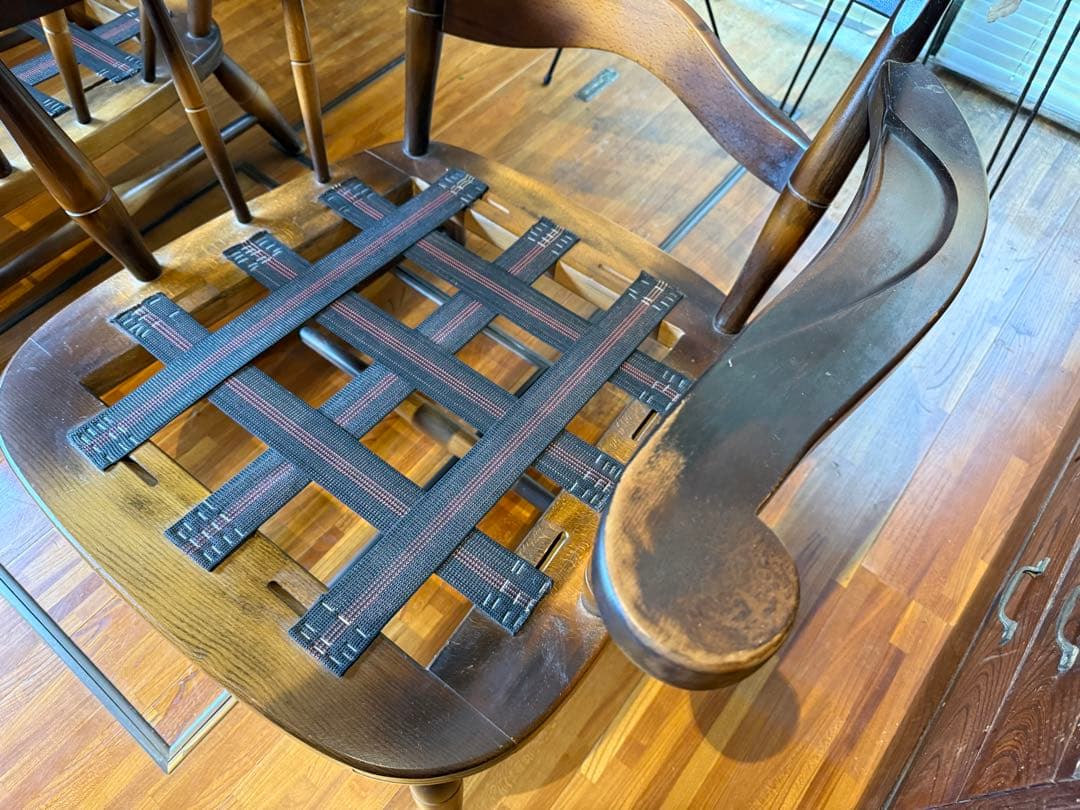 222✴︎　写真左　HIDA 飛騨産業 キツツキマーク アームソファ