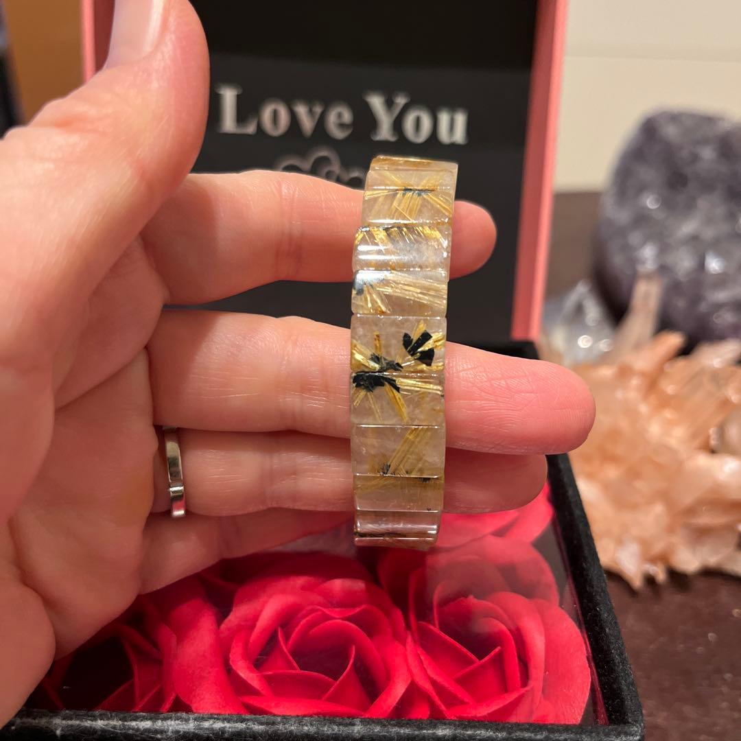 お値下げ！天然石ブレスレットタイチンルチルクォーツバングル　太陽放射ルチル