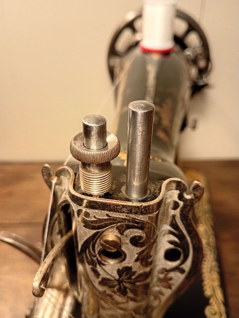 シンガー　スフィンクス　縫うためのアンティークミシン　レトロ