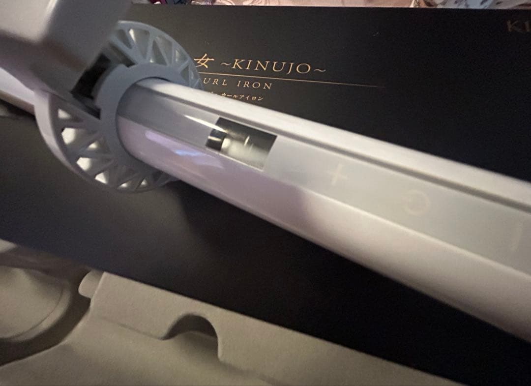 ❁KINUJO 32ミリ カールアイロン ホワイト 専用ケース付き