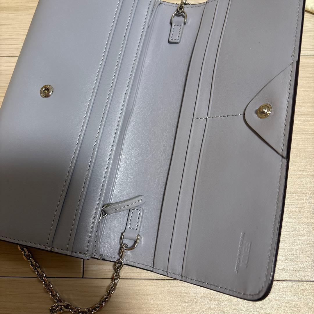 【美品】FENDI フェンディ カラースタッズ チェーンウォレット 長財布