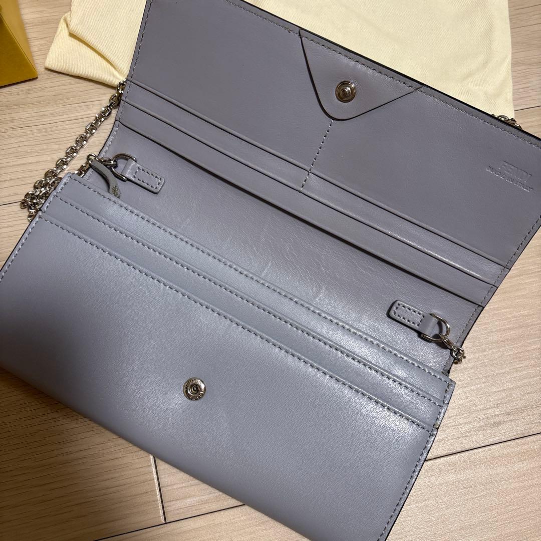 【美品】FENDI フェンディ カラースタッズ チェーンウォレット 長財布