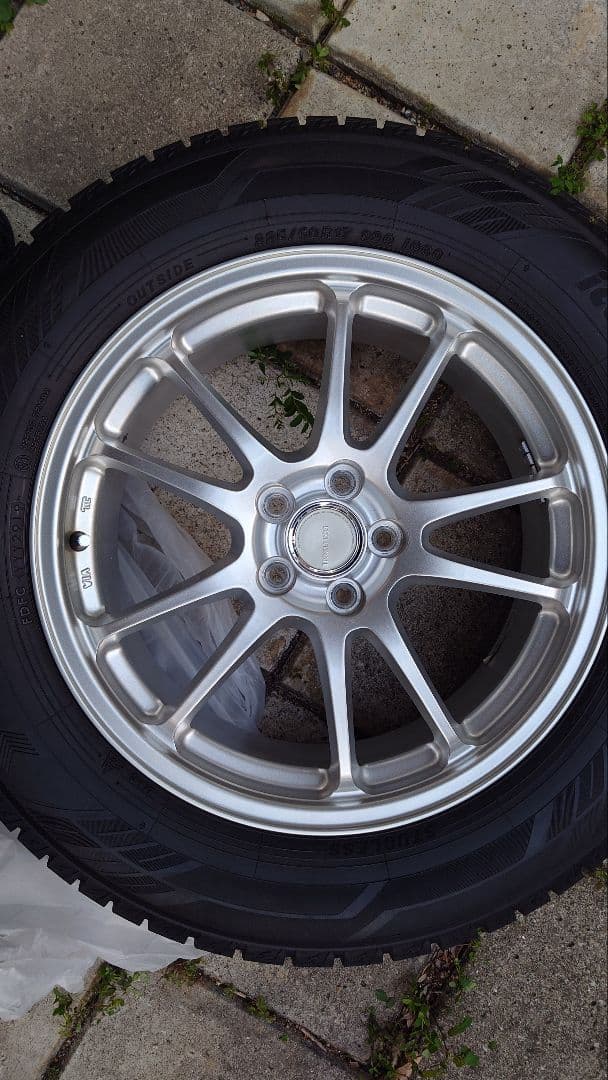 スタッドレスタイヤ　ホイール付き　225/60R17