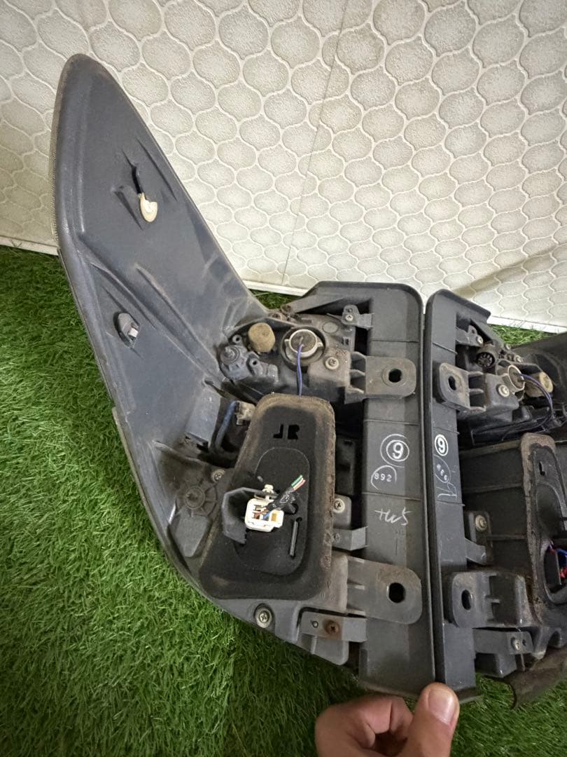 ヴェルファイア 20系　純正　左右LEDテールランプ クリア/ブラック