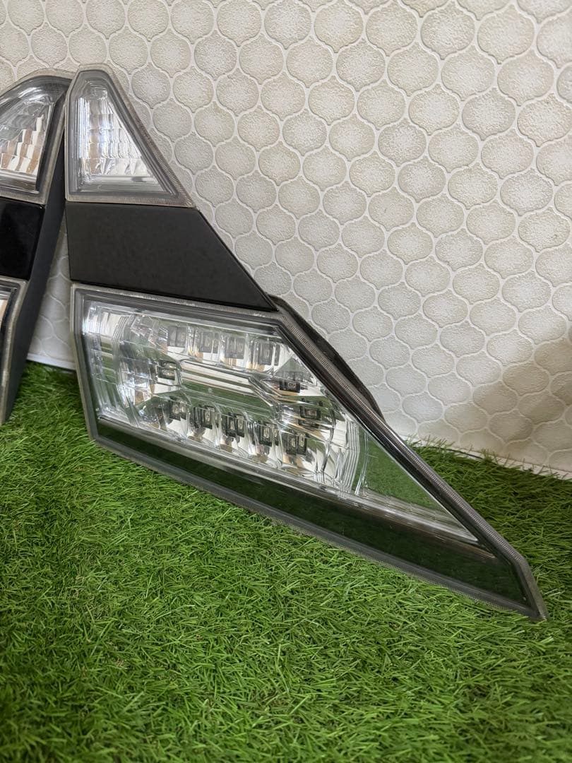 ヴェルファイア 20系　純正　左右LEDテールランプ クリア/ブラック