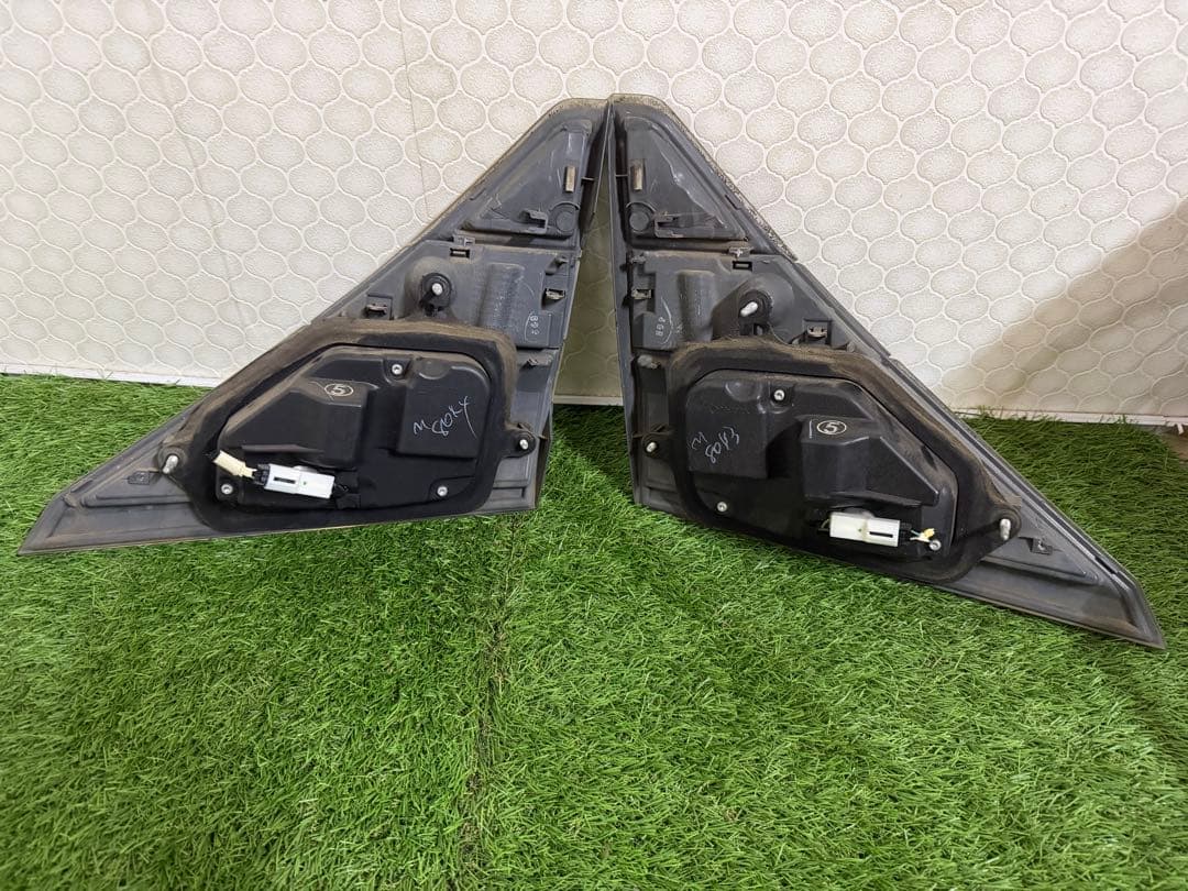 ヴェルファイア 20系　純正　左右LEDテールランプ クリア/ブラック