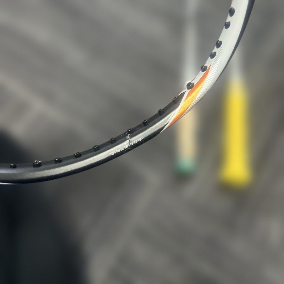 バドミントンラケット Zストライクジャンク品 全て一箇所折れやヒビが入っています