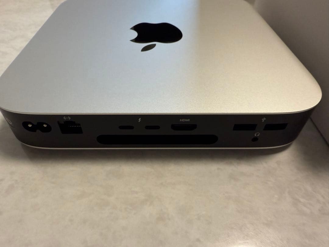 【超美品中古】Mac mini M2チップ（8GBメモリ・256GBSSD）