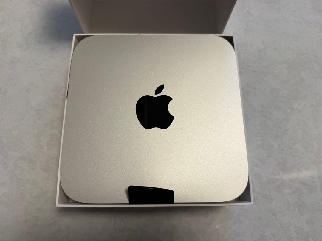 【超美品中古】Mac mini M2チップ（8GBメモリ・256GBSSD）