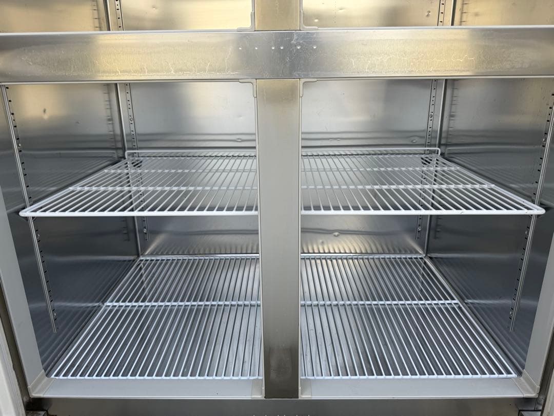 ホシザキ　HOSIZAKI　縦型冷凍庫　２００V　厨房　飲食店　HF-120Z3