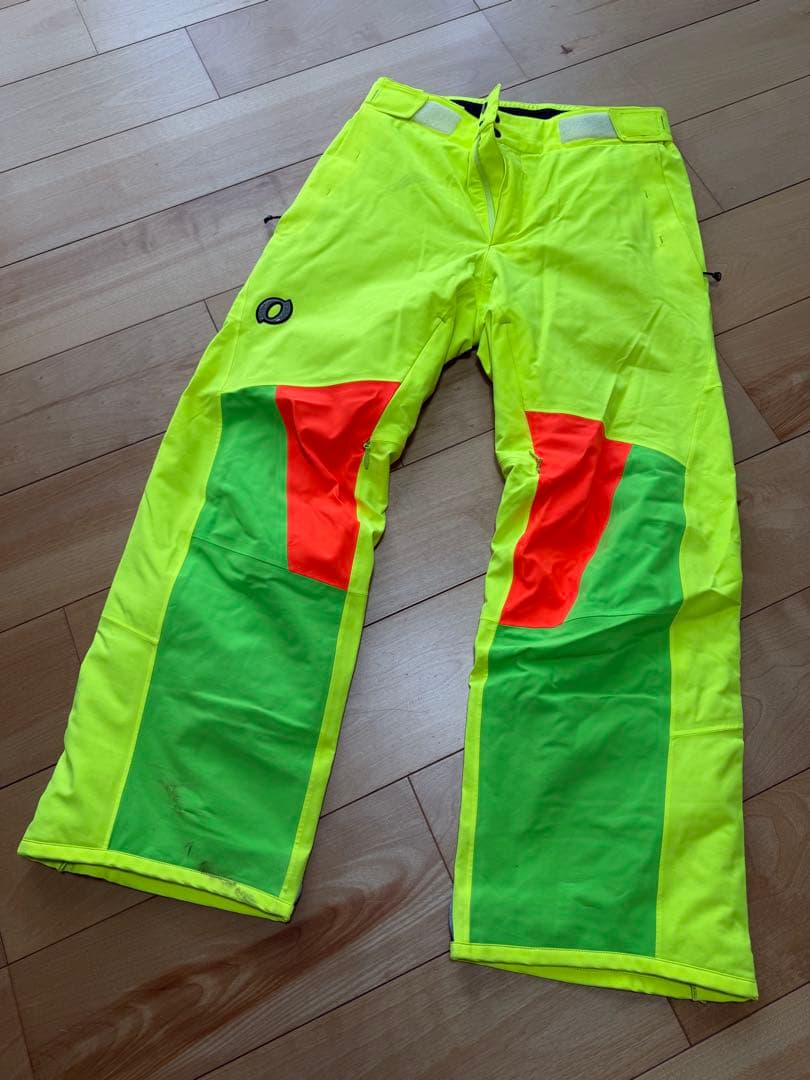 ONYONE 蛍光グリーン スキーウェア　2024年モデル