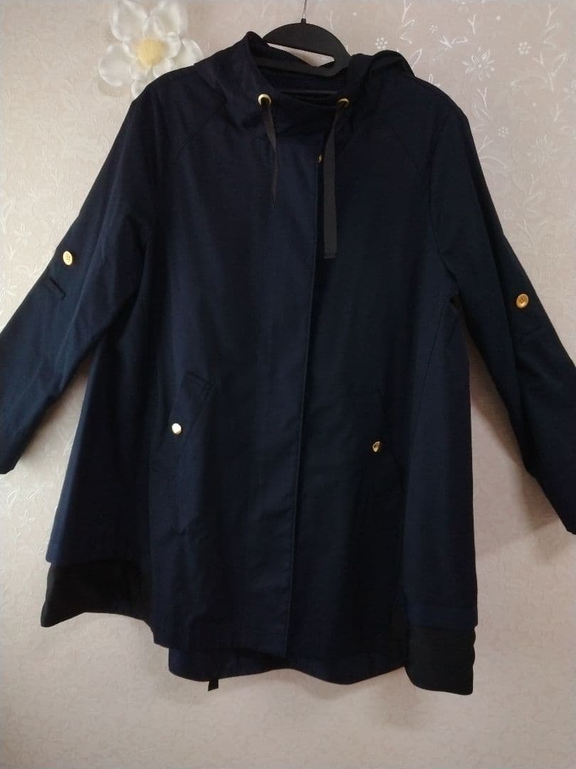 trois トロア　フード付きコート